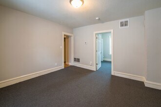 2418 3rd St NE in Minneapolis, MN - Building Photo - Building Photo