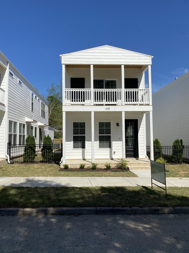 property at 612 S Willow Ave