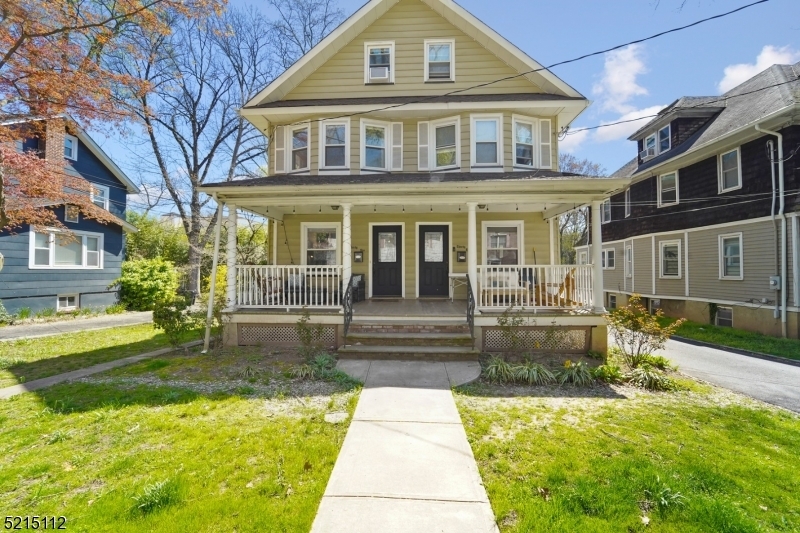 36 Dunnell Rd in Maplewood, NJ - Building Photo