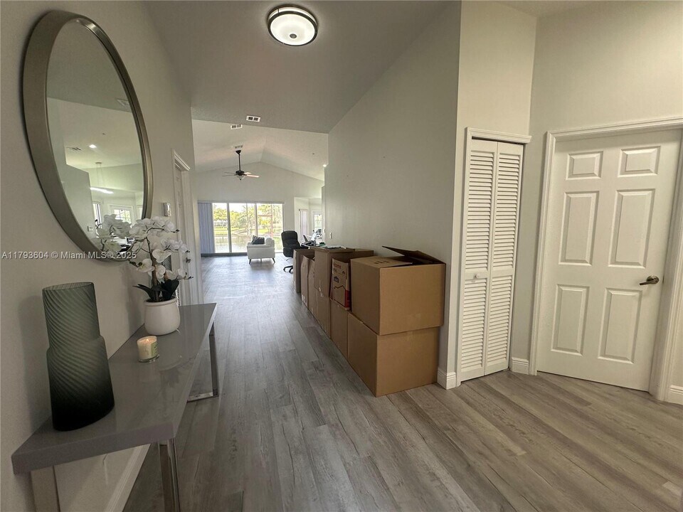 22040 Altona Dr in Boca Raton, FL - Building Photo