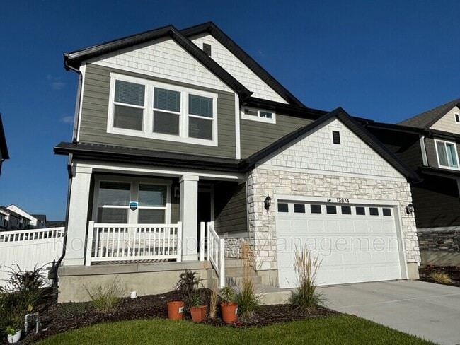 property at 13874 S Greenford Ln