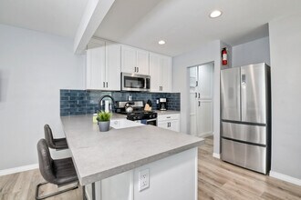 6840 Tower St in La Mesa, CA - Building Photo - Building Photo