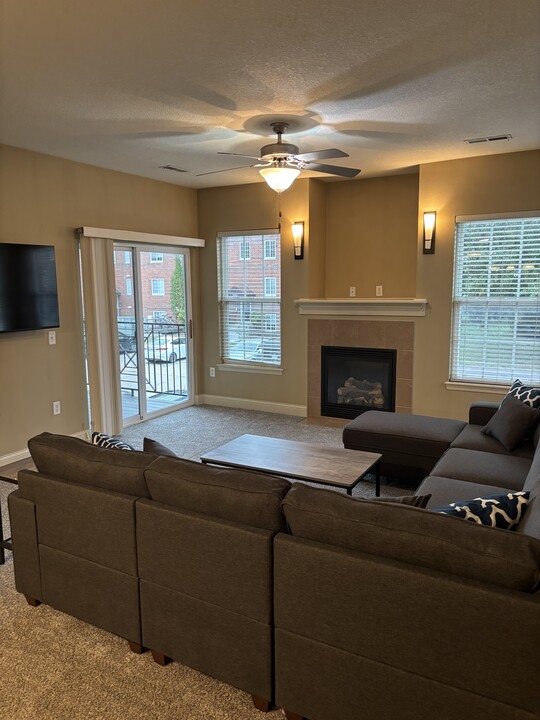 613 Grandview Ct in Iowa City, IA - Building Photo