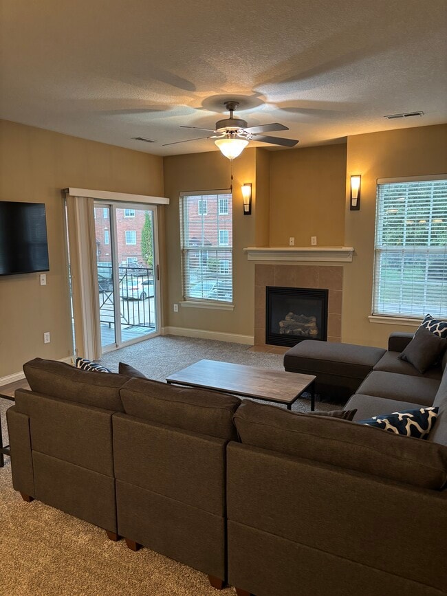 property at 613 Grandview Ct