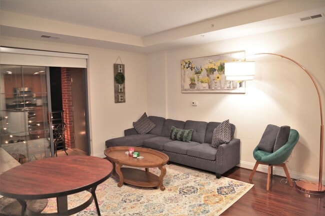 1111 Oronoco St in Alexandria, VA - Building Photo - Building Photo