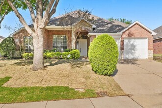 1319 Lakeridge Ln in Irving, TX - Building Photo - Building Photo
