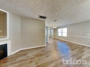 10931 Cimmaron Ct in Hampton, GA - Foto de edificio - Building Photo