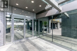 65 Oneida Crescent in Richmond Hill, ON - Building Photo - Building Photo