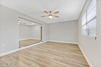 6906 Bernay Ave in Jacksonville, FL - Building Photo - Building Photo