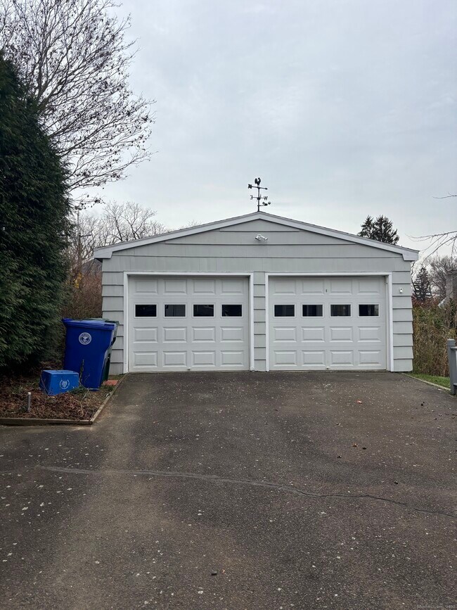 125 Douglas St in Stratford, CT - Building Photo - Building Photo