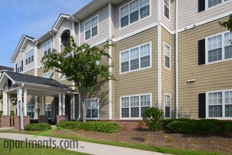 Meadow Springs in College Park, GA - Foto de edificio - Building Photo