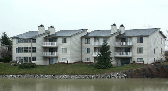 Kettering Hills Apartments in Defiance, OH - Foto de edificio - Building Photo