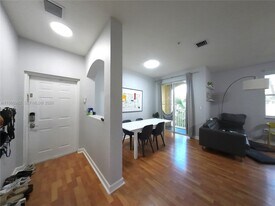 130 Jacaranda Country Club Dr in Plantation, FL - Building Photo