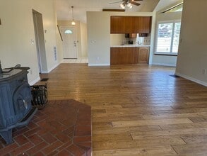 29641 Butterfield Way in Tehachapi, CA - Building Photo - Building Photo