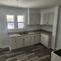 29-31 Lincoln Pl in Bristol, CT - Building Photo
