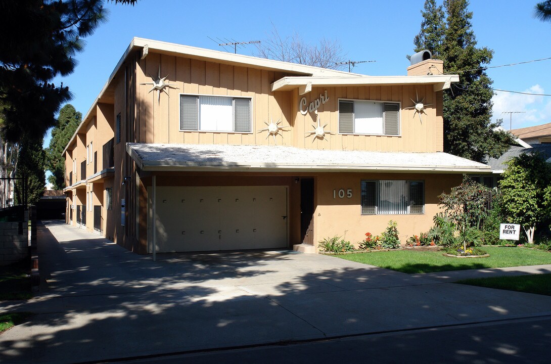 105 N Hillcrest Blvd in Inglewood, CA - Building Photo