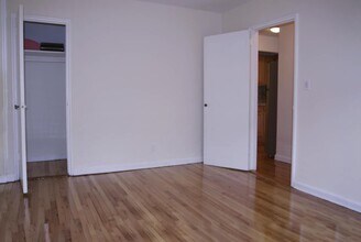 6448 Booth St, Unit 4B in Rego Park, NY - Building Photo - Building Photo