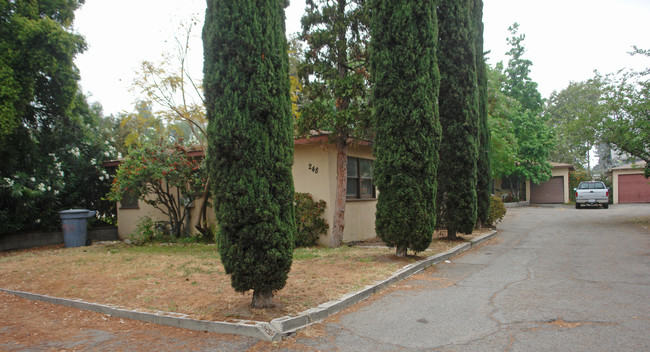 250 S Indian Hill Blvd in Claremont, CA - Building Photo - Building Photo