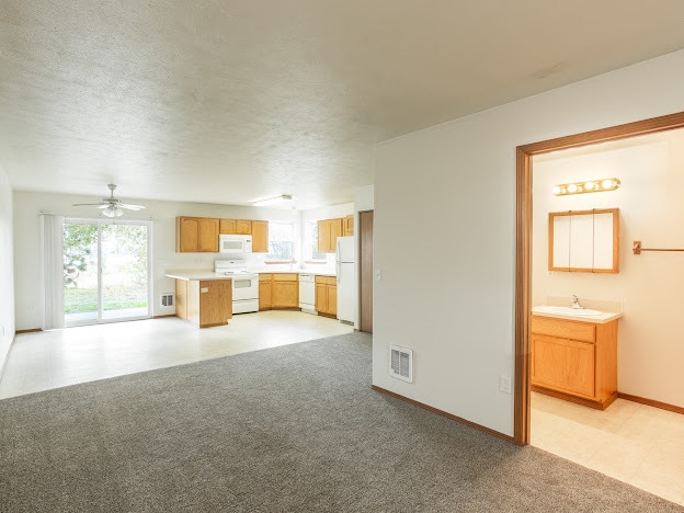 1609 E Hartson Ave, Unit #2 in Spokane, WA - Foto de edificio - Building Photo