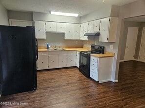 1110 Keane Ave in La Grange, KY - Building Photo - Building Photo