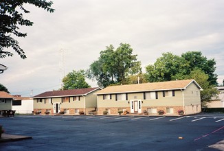 Elm Street Apartments in Chillicothe, IL - Building Photo - Building Photo