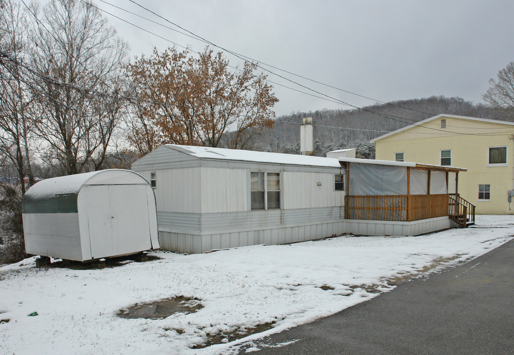 1 Julie Kate St in Culloden, WV - Building Photo