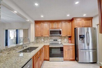 400 Club Cir in Boca Raton, FL - Building Photo - Building Photo