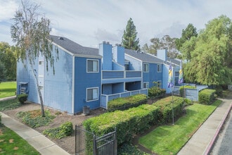Mosaic Apartments in Pittsburg, CA - Building Photo - Building Photo