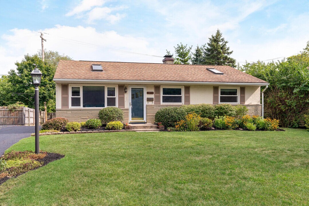 2150 Edgevale Rd in Columbus, OH - Building Photo