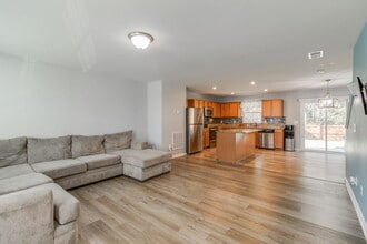 1108 Lake Village Dr in Columbia, SC - Building Photo - Building Photo