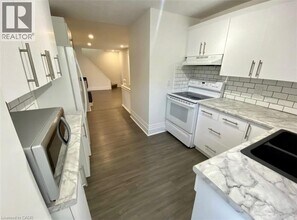 54 Cambridge St in Cambridge, ON - Building Photo - Building Photo