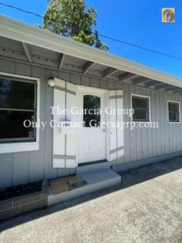 8066 SE Hawthorne Blvd in Portland, OR - Building Photo - Building Photo