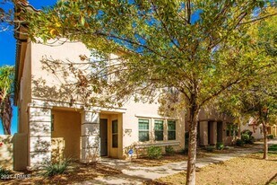 4677 E Wildhorse Dr in Gilbert, AZ - Building Photo