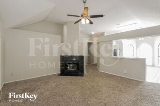 701 Long Hill Ct in McKinney, TX - Foto de edificio - Building Photo