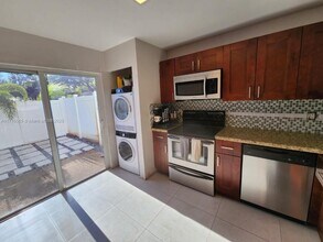 3000 NW 5th Terrace in Pompano Beach, FL - Building Photo - Building Photo