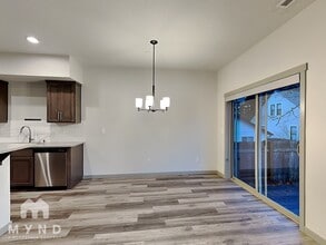 1217 NW Benton St in Camas, WA - Building Photo - Building Photo