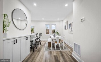 54 Burkshire Rd in Towson, MD - Foto de edificio - Building Photo