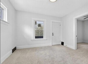 9418 Parkview Ave in Cleveland, OH - Foto de edificio - Building Photo