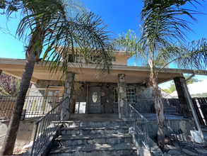 109 E Claremont St in Pasadena, CA - Foto de edificio - Building Photo