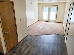 Kingsbury Campus in Greenville, IL - Foto de edificio - Building Photo