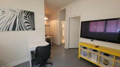 128 St Francis Ave in San Antonio, TX - Building Photo - Building Photo