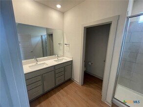 308 Millbrook Blvd in San Marcos, TX - Foto de edificio - Building Photo