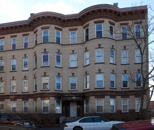 298 Elm St in Holyoke, MA - Building Photo - Building Photo