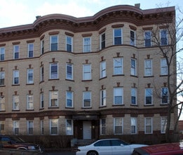 294 Elm St in Holyoke, MA - Foto de edificio - Building Photo
