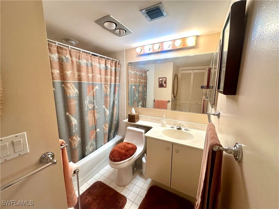 1629 Spoonbill Ln in Naples, FL - Building Photo
