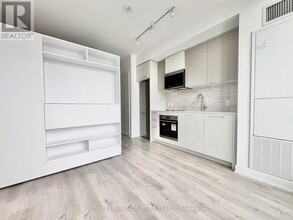 30 Dreamers Wy in Toronto, ON - Building Photo - Building Photo