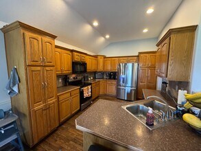 1380 Stonecreek Dr in Lawrence, KS - Building Photo - Building Photo