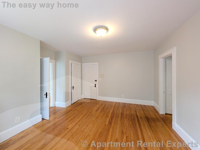 156-158 Summer St Unit #110 in Somerville, MA - Building Photo - Building Photo