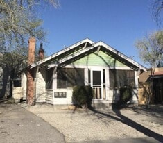213 Princeton Dr SE in Albuquerque, NM - Building Photo