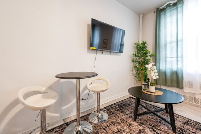 210 E 33rd St in New York, NY - Building Photo - Building Photo